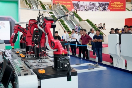 Công ty CP Bóng đèn phích nước Rạng Đông: Bổ sung công cụ AI, tăng năng suất lao động