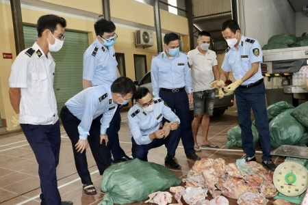Thái Nguyên tiêu hủy gần 18.000 sản phẩm thực phẩm nhập lậu trong Tháng hành động vì ATTP