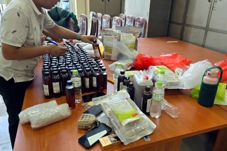 Phá đường dây thuốc giả 20 tỷ đồng: Ông trùm 9X câu kết sản xuất thuốc sinh lý, đại tràng nhái