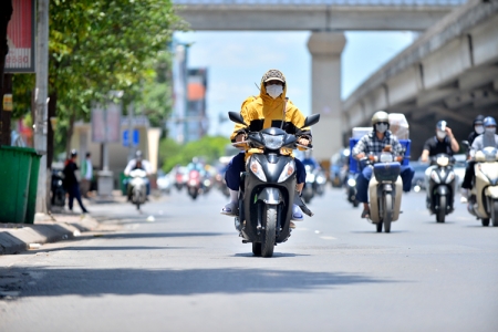 Thời tiết ngày 7/5: Nắng nóng phủ khắp ba miền, chiều tối có mưa dông