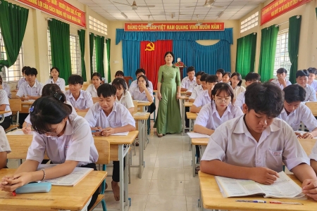 Long An tăng cường triển khai công tác y tế trường học