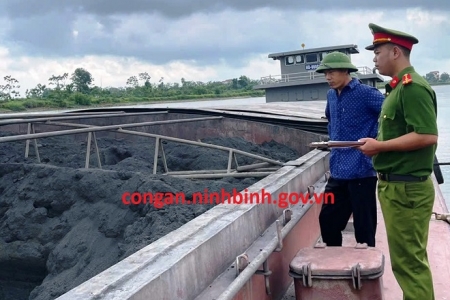 Gần 2.000 tấn than không rõ nguồn gốc bị phát hiện ở Ninh Bình