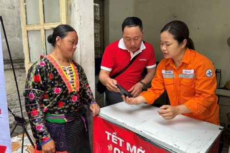 Điện lực Mường Chà triển khai thanh toán tiền điện không dùng tiền mặt qua Viettel Money