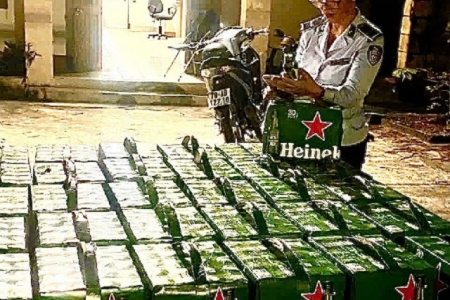 Phú Yên tạm giữ 3.000 chai bia Heineken vận chuyển trái phép
