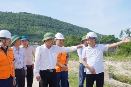 Đẩy nhanh giải phóng mặt bằng Trung tâm Điện lực Quảng Trạch trước ngày 30/6