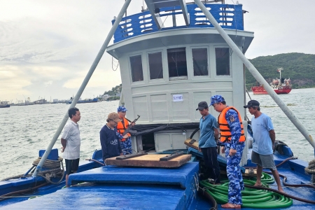 Cảnh sát Biển bắt giữ khoảng 25.000 lít dầu DO không rõ nguồn gốc