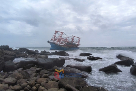 Đồn Biên phòng Ngọc Vừng phối hợp cứu hộ thành công tàu ngư dân gặp nạn