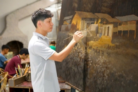 Họa sĩ trẻ đam mê với sơn mài, không ngừng đổi mới