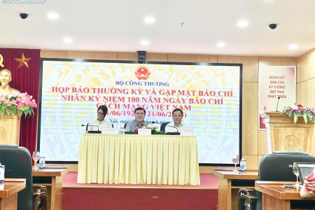 Ngành sản xuất công nghiệp và thương mại Việt Nam thể hiện sức bền đáng kể