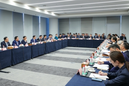 Thủ tướng thăm sàn chứng khoán lớn nhất Châu Á, tìm hiểu kinh nghiệm phát triển trung tâm tài chính Thượng Hải