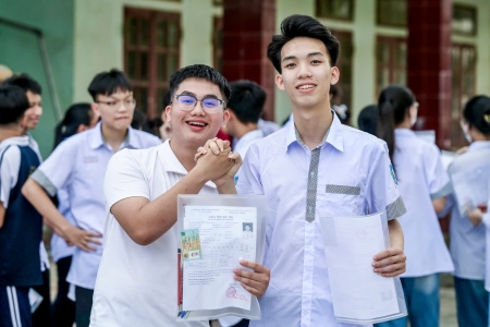 Hơn 23.600 thí sinh Nam Định bước vào môn thi đầu tiên của kỳ thi tốt nghiệp THPT 2025