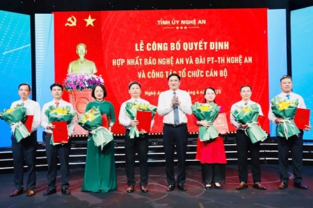 Nghệ An công bố quyết định hợp nhất Báo Nghệ An và Đài Phát thanh - Truyền hình Nghệ An