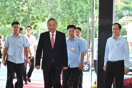 Công bố nghị quyết, quyết định sáp nhập đơn vị hành chính, chỉ định nhân sự trên cả nước