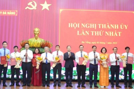 Đà Nẵng kiện toàn tổ chức, công bố nhiều cán bộ chủ chốt