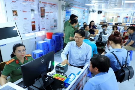 Công an Đồng Nai triển khai đợt cao điểm cấp định danh điện tử cho người nước ngoài