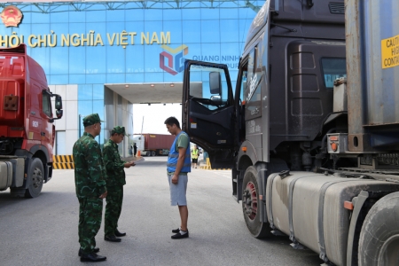 Tổng kim ngạch XNK hàng hóa tại cửa khẩu Bắc Luân II và Lối mở Km3+4 đạt hơn 2,87 tỷ USD
