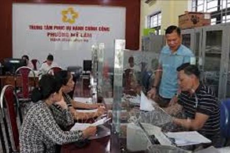 Bố trí nhân sự chính quyền cấp xã sau sáp nhập: Bộ Chính trị cho phép "vận dụng" cán bộ thiếu chuẩn để đảm bảo hoạt động