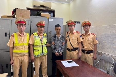 Hưng Yên: Cảnh sát Giao thông bắt giữ đối tượng mang ma tuý