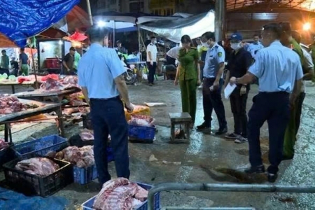 Hà Nội dồn lực dẹp chợ tự phát, xóa hơn 700 lò giết mổ nhỏ lẻ trong năm 2025