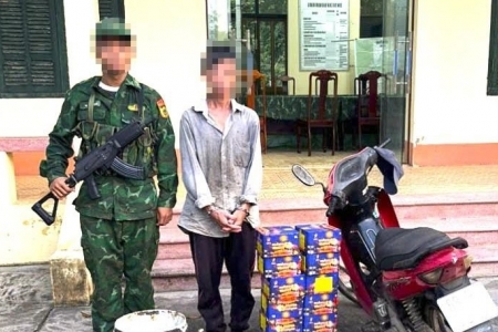 Đồng Nai: Bắt giữ đối tượng vận chuyển pháo nổ trái phép qua biên giới