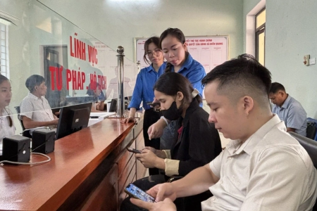 Khẩn trương xây dựng Nghị định về xếp loại, đánh giá công chức theo KPI để bắt đầu thực hiện từ nggày 1/1/2026