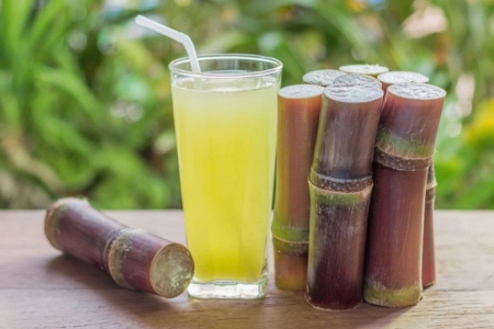 Uống nước mía ngày hè: 5 điều tuyệt đối không nên làm