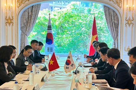 Bộ trưởng Bộ Tài chính Nguyễn Văn Thắng làm việc với Bộ trưởng Bộ Thương mại, Công nghiệp và Năng lượng Hàn Quốc