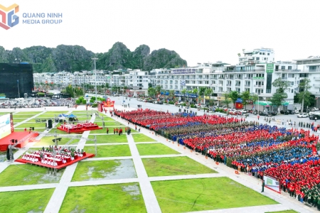 Hơn 30.000 người Quảng Ninh tham gia sự kiện “Cùng Việt Nam tiến bước”