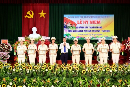 Phường Lê Ích Mộc tổ chức Lễ kỷ niệm 80 năm Ngày truyền thống Công an nhân dân Việt Nam
