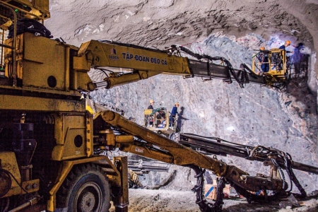 Đẩy nhanh tiến độ thi công đoạn tuyến cao tốc Quảng Ngãi - Hoài Nhơn