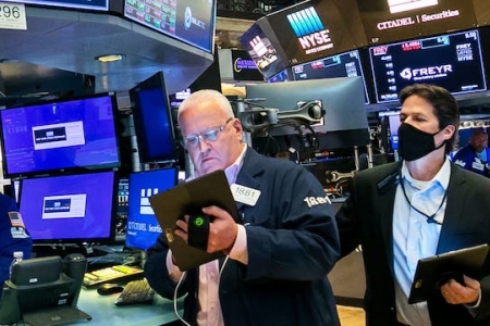 Chứng khoán Mỹ gần như đi ngang chờ phát biểu của Chủ tịch Fed