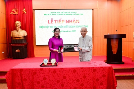 Khu Di tích Chủ tịch Hồ Chí Minh tại Phủ Chủ tịch tiếp nhận hiện vật về Chủ tịch Hồ Chí Minh