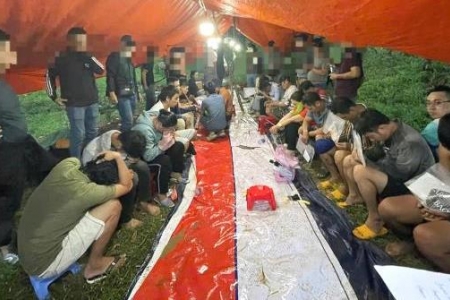 Công an thành phố Đà Nẵng triệt xóa sòng bạc “khủng” trong núi có xe trung chuyển