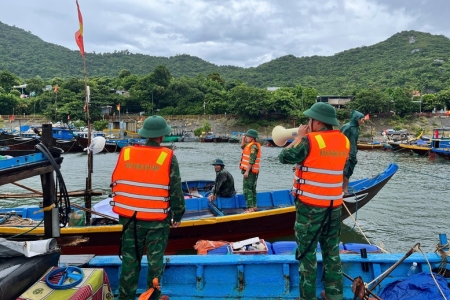 Đà Nẵng cấm biển, sẵn sàng sơ tán người dân khỏi khu vực nguy hiểm