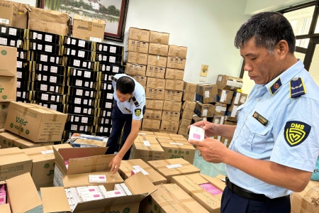 Hà Nội tích cực đấu tranh, xử lý hàng lậu, gian lận thương mại