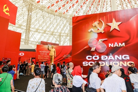 95 năm cờ Đảng soi đường: Triển lãm chuyên đề khẳng định sức mạnh niềm tin và lý tưởng cách mạng