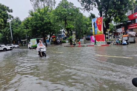 Dự báo thời tiết hôm nay ngày 28/8: Khu vực Bắc Bộ mưa dông rải rác, Nam Bộ mưa rào về chiều tối