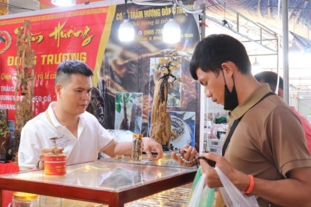 Sôi động Hội chợ thương mại du lịch Lạng Sơn 2025 với hơn 100 gian hàng