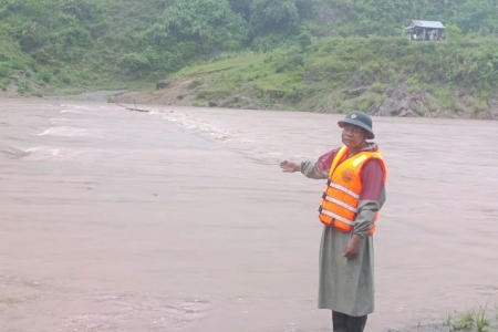 Bão số 6 suy yếu thành áp thấp nhiệt đới, nhiều khu vực ở Quảng Trị ngập lụt, chia cắt giao thông