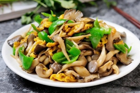 Đừng hâm nóng 8 thực phẩm này kẻo rước độc vào người