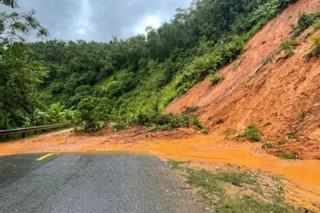 Thanh Hóa nỗ lực khắc phục sạt lở trên các tuyến giao thông