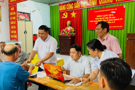 TP. HCM chi hơn 1.010 tỷ đồng tặng mỗi người dân 100.000 đồng dịp Lễ Quốc khánh 2/9