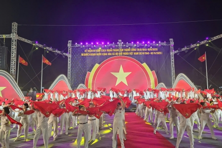 “80 năm vang mãi bản hùng ca” – Dấu ấn đặc biệt trong đêm hội Lào Cai