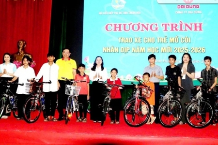 Thanh Hóa: Trao tặng hơn 1.900 suất quà và 246 xe đạp cho trẻ mồ côi, trẻ em có hoàn cảnh đặc biệt khó khăn