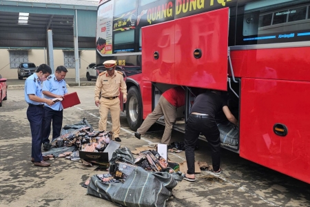 Lực lượng Công an tỉnh Thanh Hóa phát hiện xe chở thực phẩm không hóa đơn, chứng từ