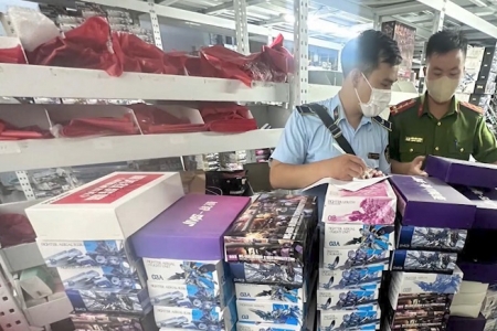 Hà Nội: Tịch thu lô đồ chơi nhập lậu trị giá gần 109 triệu đồng