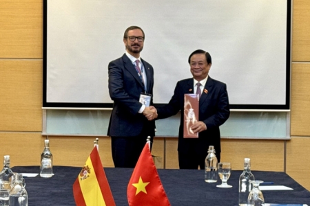 Phó Chủ tịch Quốc hội Lê Minh Hoan gặp Phó Chủ tịch thứ nhất Thượng viện Tây Ban Nha