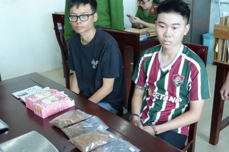 Công an bắt giữ hai đối tượng mua bán trái phép ma túy dạng mới tại Nghệ An