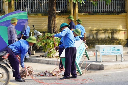 Bắc Ninh: Phường Bắc Giang ra quân xử lý vi phạm trật tự đô thị và các điểm tồn lưu rác thải