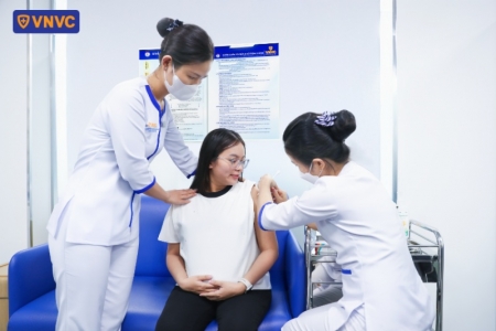 Vaccine RSV của Pfizer chính thức có mặt tại Việt Nam: Truyền kháng thể từ mẹ sang con, bảo vệ trẻ sơ sinh